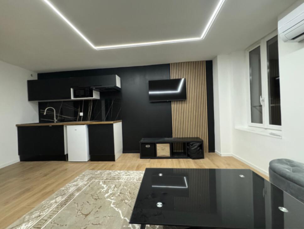 R1 fini avec carr led allumé.jpg
